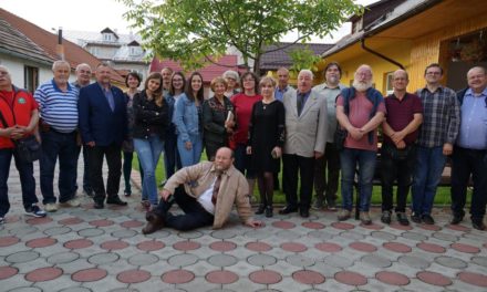 Megrajzolni a bányai jelen árnyalatait